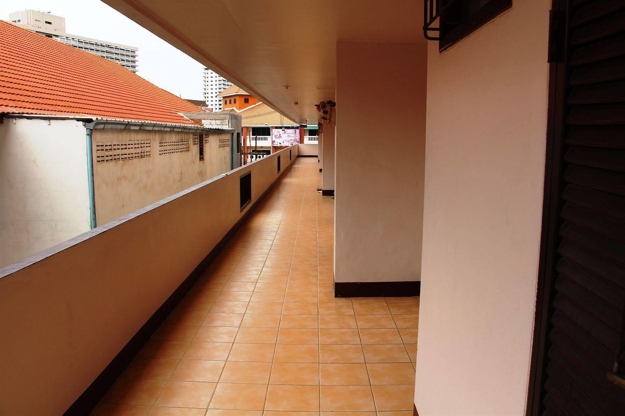Jomtien Good Luck Apartment Luaran gambar